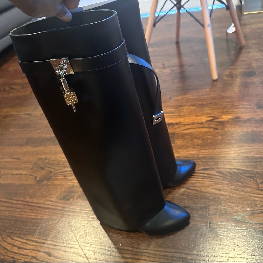 Brand New Givenchy Shark Lock Boots Size 39 - Picture 2 of 7